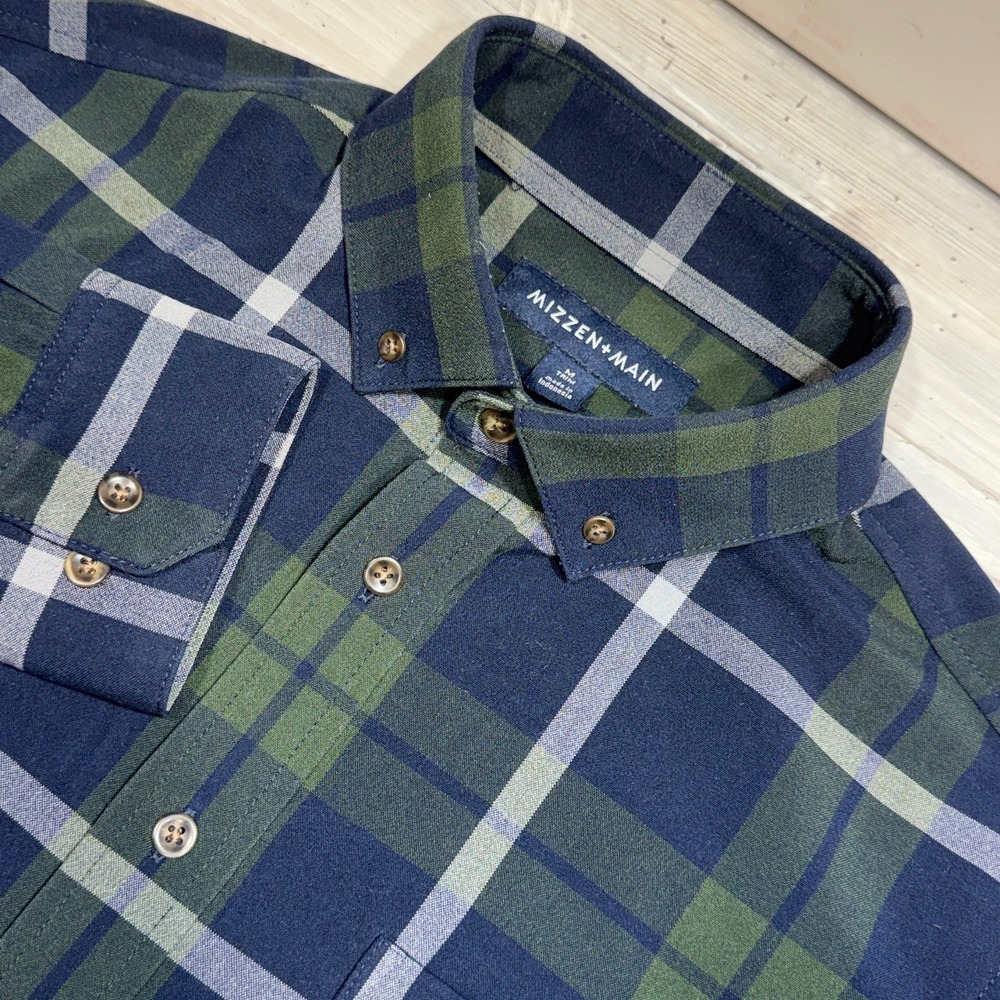 Mizzen+Main City Flannel Shirt Mens Medium Green Plaid Trim Fit Stretch Soft